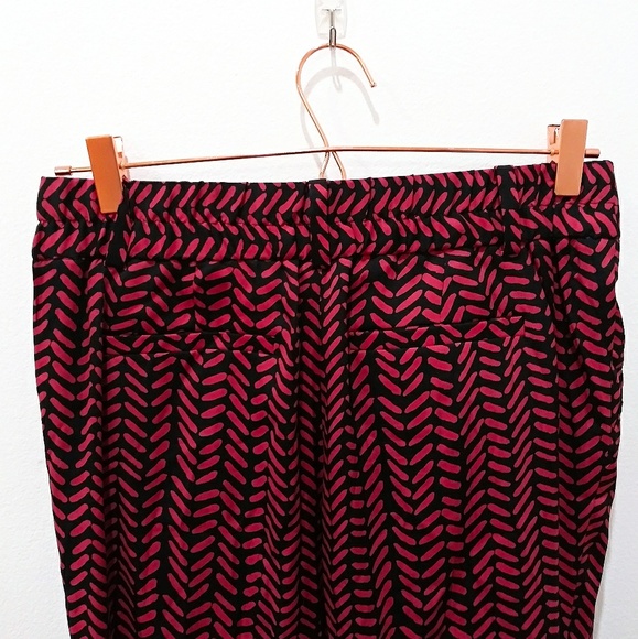 LOFT Patterned Pants - Picture 5 of 5